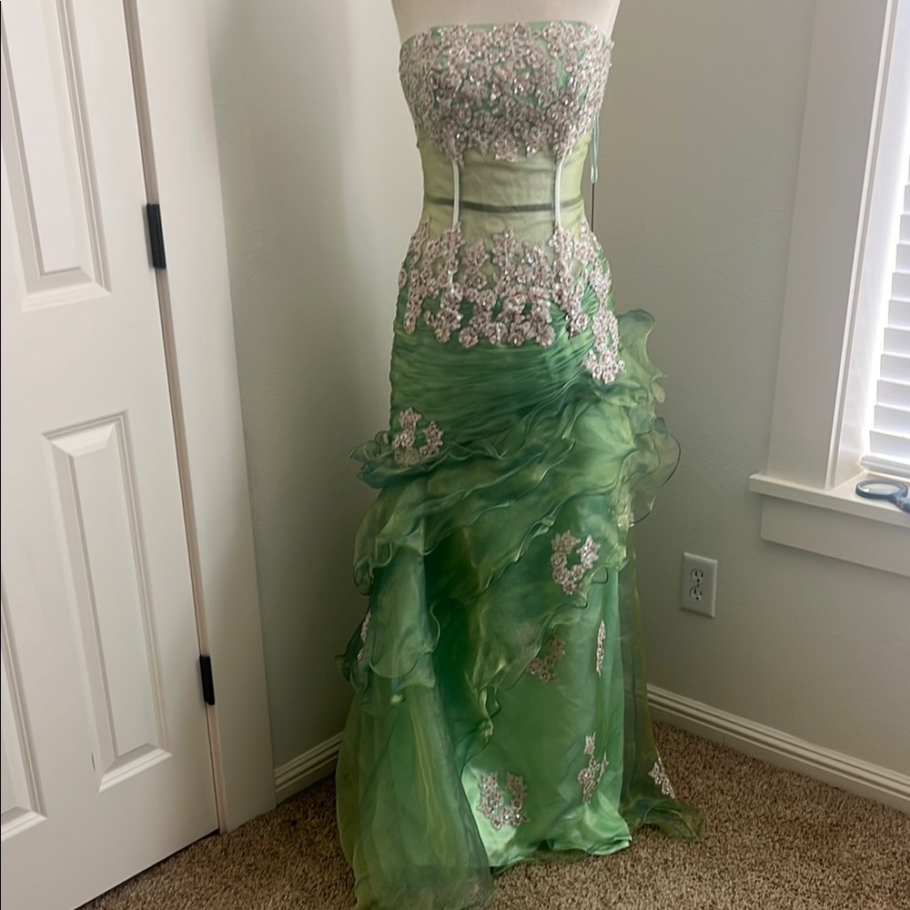 Elegant Green Strapless Maxi Dress Kittychen rare